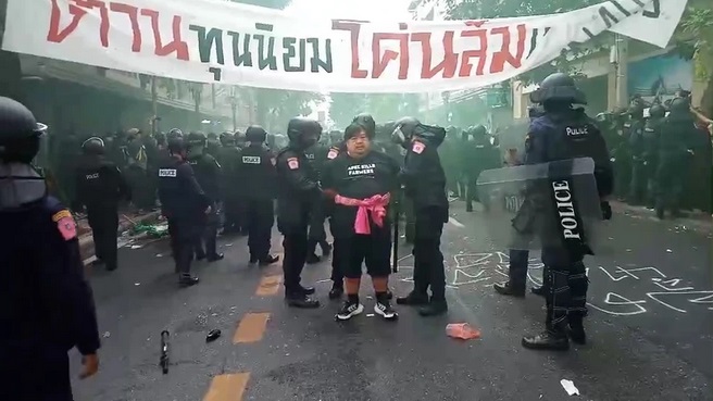 demonstrators-arrested-for-causing-disorder-during-apec-summit-in-bangkok-–-pattaya-mail