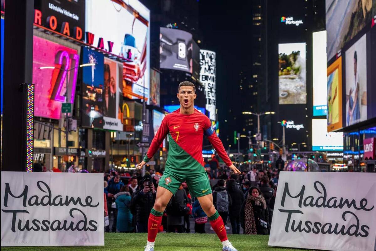 cristiano-ronaldo-takes-over-times-square-|-senatus