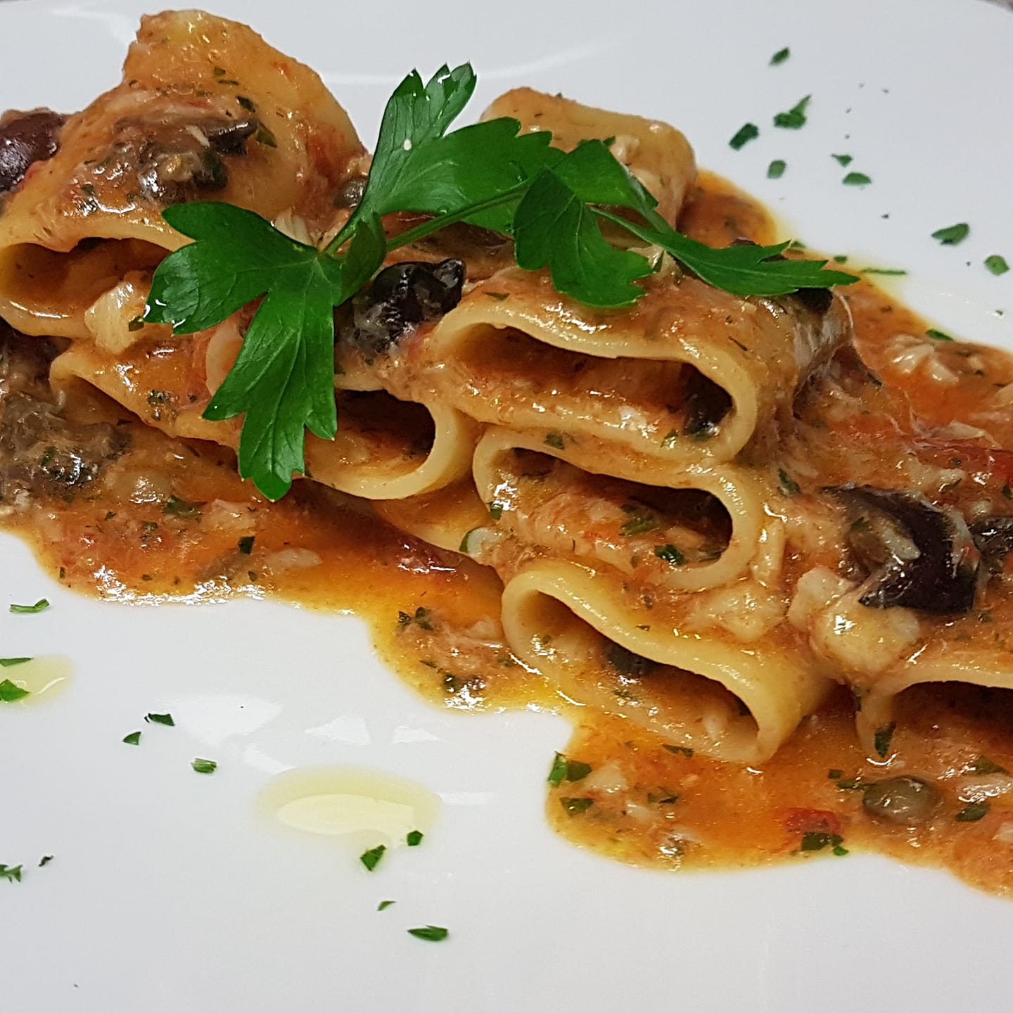 paccheri-al-baccala,-la-vera-ricetta-napoletana.-il-primo-di-pesce-piu-veloce-e-buono-che-c’e,-pronto-in-10-minuti