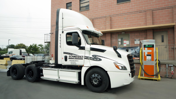 schneider’s-all-electric-truck-fleet-expands-|-greenbiz