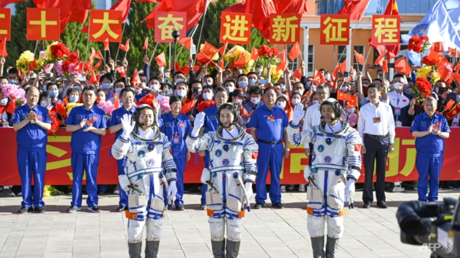 china-astronauts-return-from-tiangong-space-station