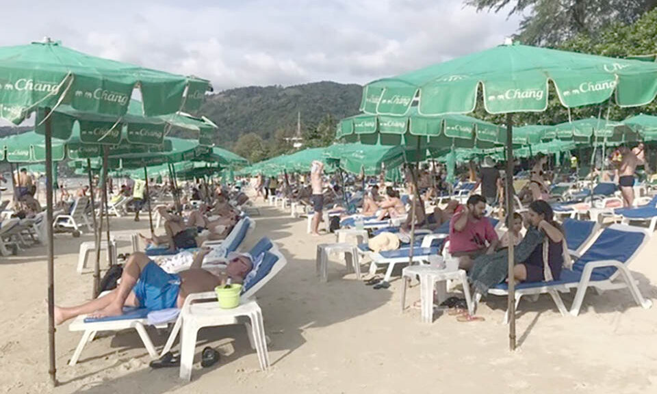 patong-beach-chair-operators-seek-permission-to-expand-service-area-in-high-season-–-pattaya-mail