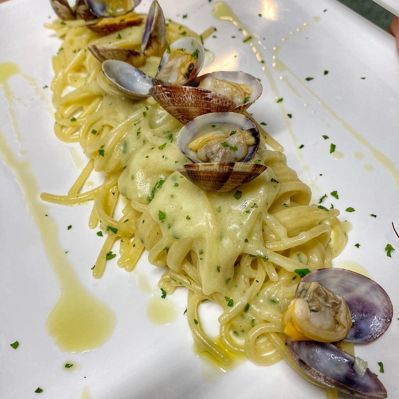 spaghetti-alle-vongole-di-peppe-guida:-il-segreto-dello-chef-napoletano:-“ne-uso-qualche-goccia,-le-metterete-sempre”