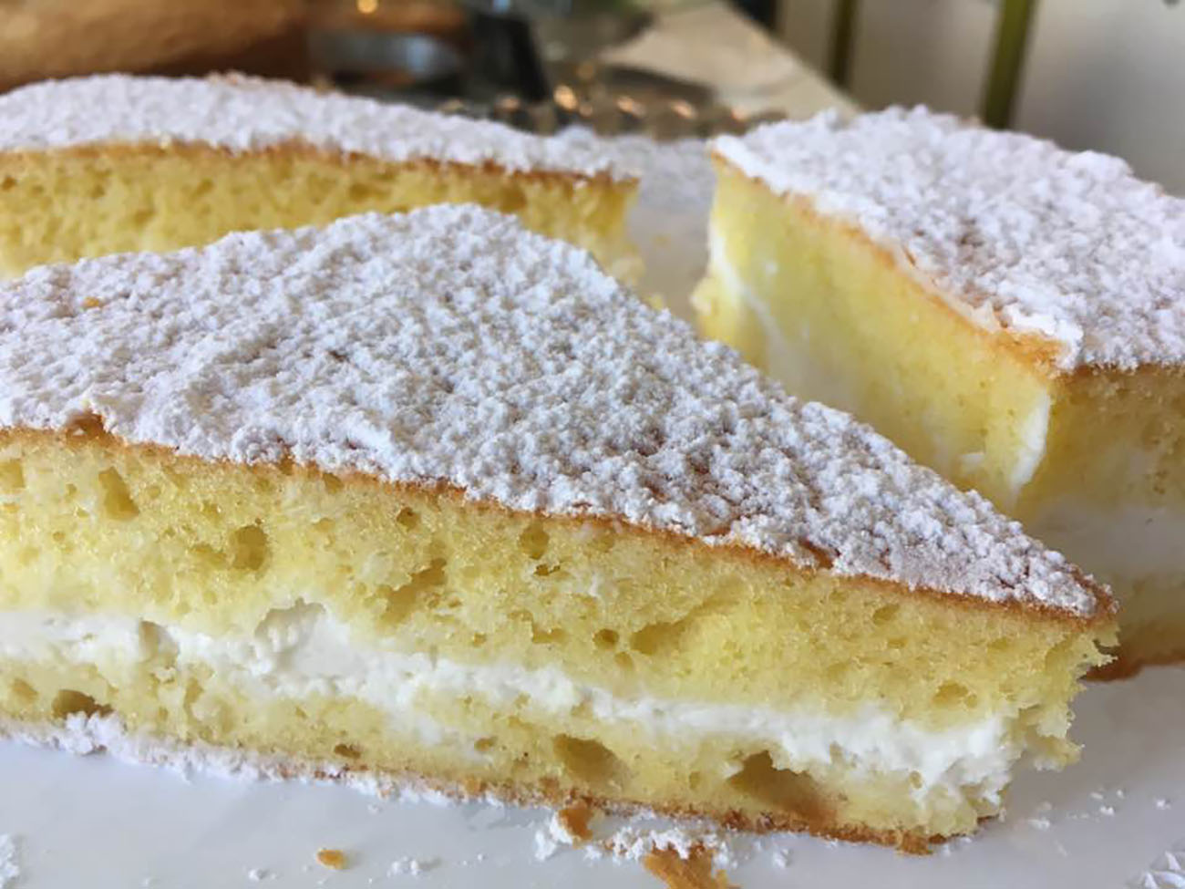 torta-fiocco-di-neve,-cosi-soffice-e-buona-non-l’avete-mai-mangiata.-la-crema-al-mascarpone-che-si-fa-in-5-minuti