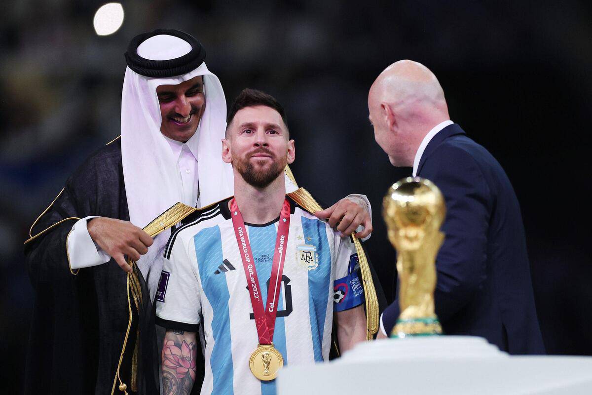 lionel-messi-in-the-“bisht”-at-fifa-world-cup-2022-–-the-highest-honour-for-a-civilian-|-senatus