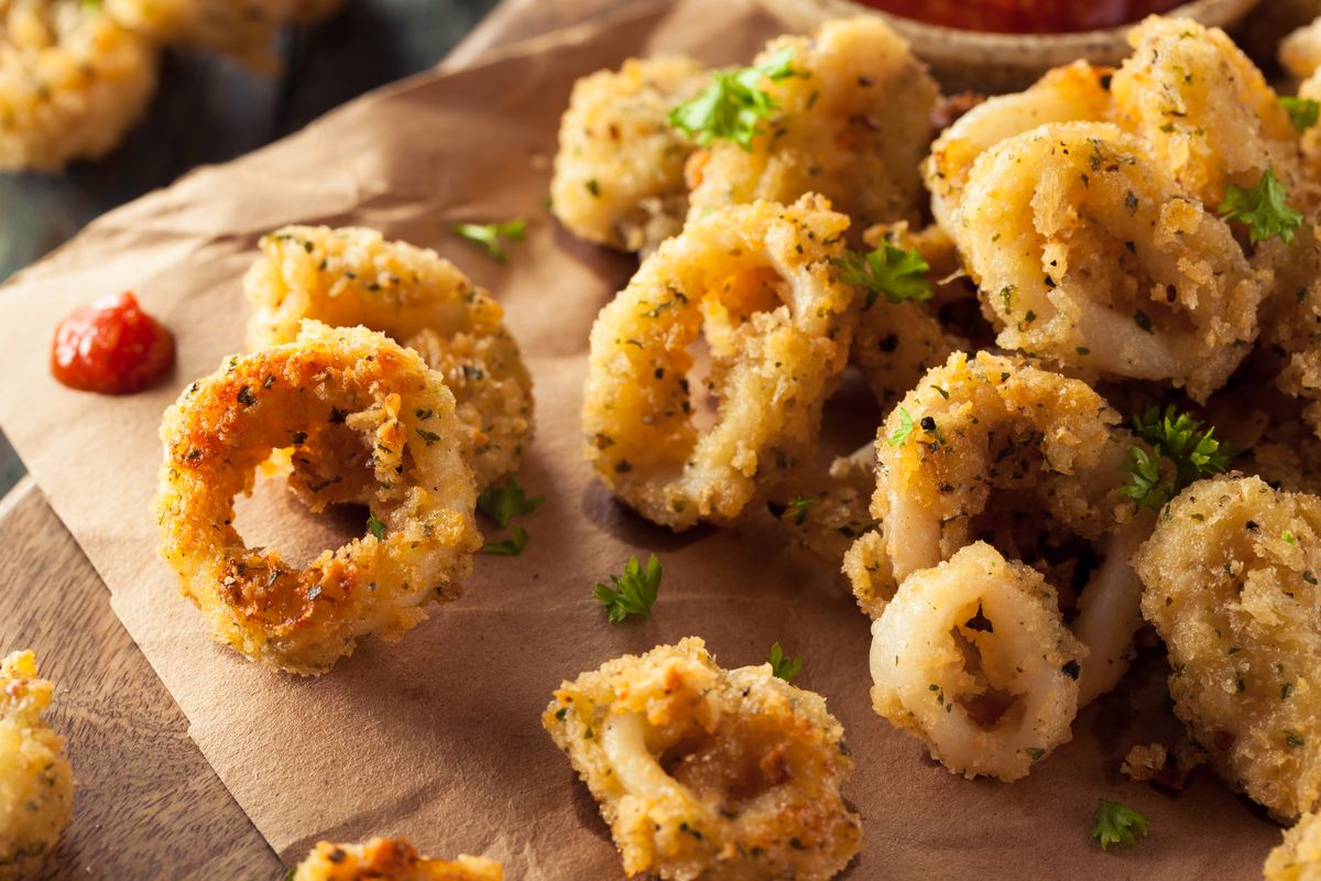 anelli-di-calamari-gratinati-al-forno,-piu-buoni-di-quelli-fritti.-ecco-il-segreto-per-renderli-super-croccanti