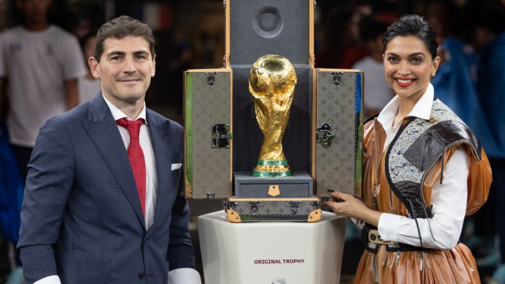 winning-look:-what-deepika-padukone-wore-at-fifa-world-cup-2022-–-lifestyle-asia