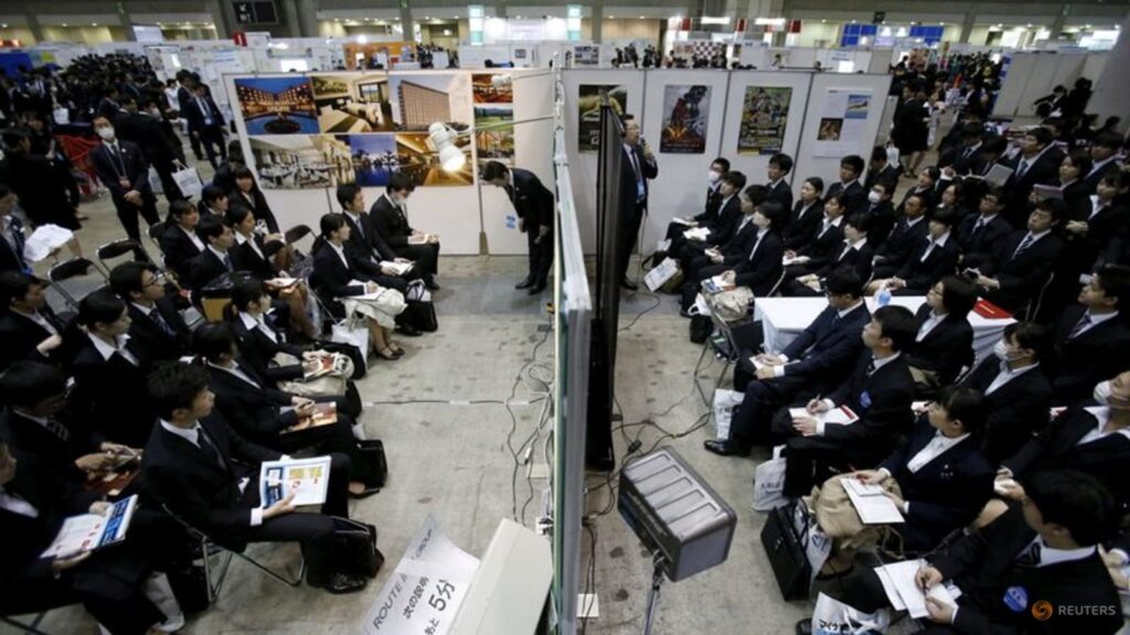 japan's-jobless-rate-falls-to-2.5%-in-nov