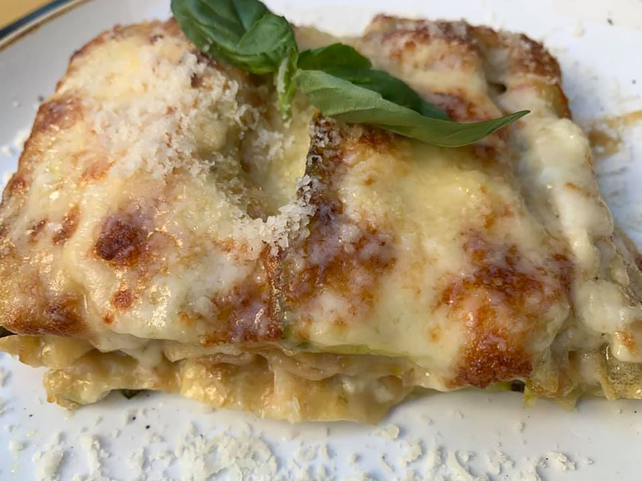 la-parmigiana-alla-cannavacciuolo:-zucchine,-provola-e-salsa-di-basilico.-buonissima-e-cremosa