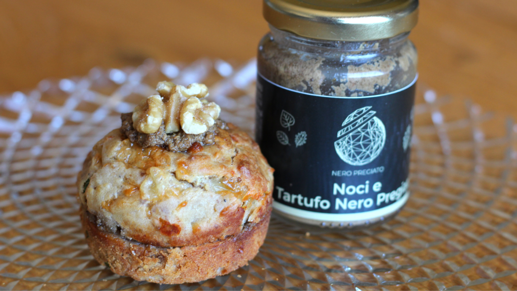 muffin-salati-al-formaggio,-noci-e-crema-di-noci-e-tartufo-nero-pregiato-–-tartufo-nero-pregiato