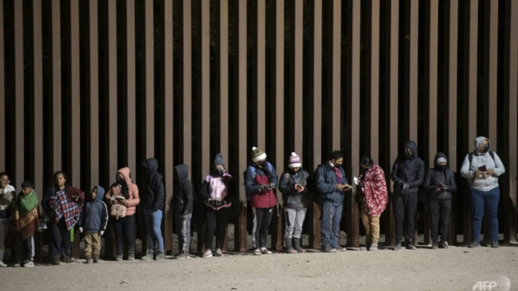 us-supreme-court-keeps-controversial-border-policy-in-place