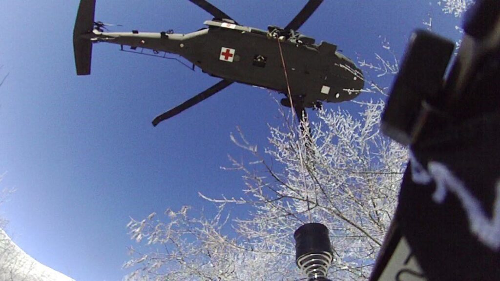 tennessee-guard-air-crew-saves-stranded-hikers-on-new-years-eve
