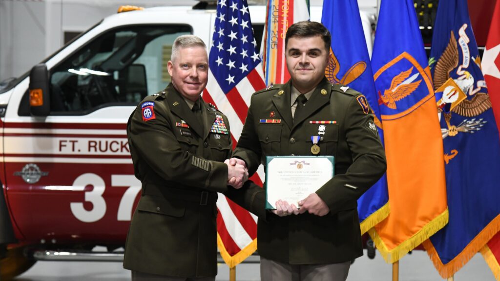 fort-rucker-soldier-earns-soldier’s-medal-for-saving-man-from-fire