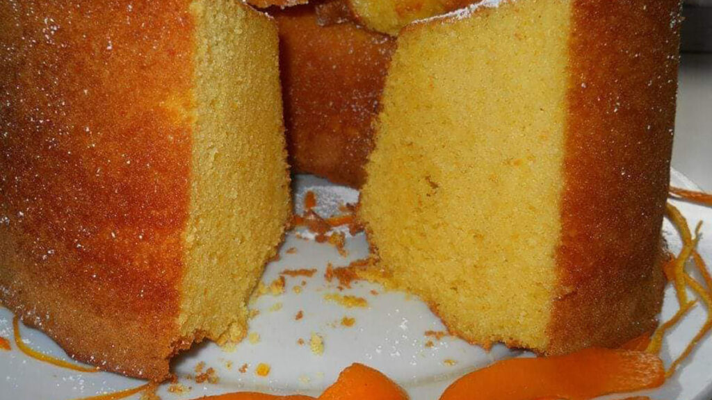 torta-chiffon,-la-piu-alta-che-esiste.-il-segreto-per-farla-cosi-soffice-che-si-scioglie-in-bocca:-“si-aggiunge-il-cremor-tartaro”