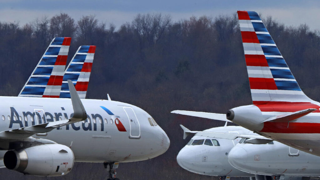 american-airlines-boosts-outlook-after-busy-holiday-season