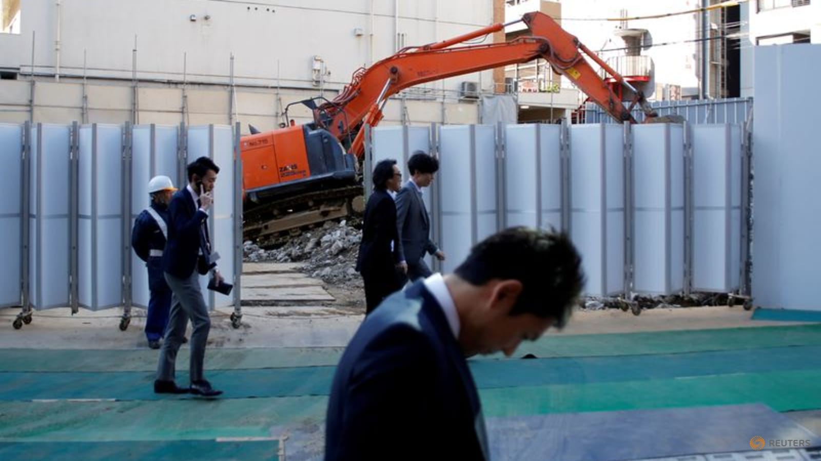 japan-nov-core-machinery-orders-fall-8.3%-m/m-–-govt