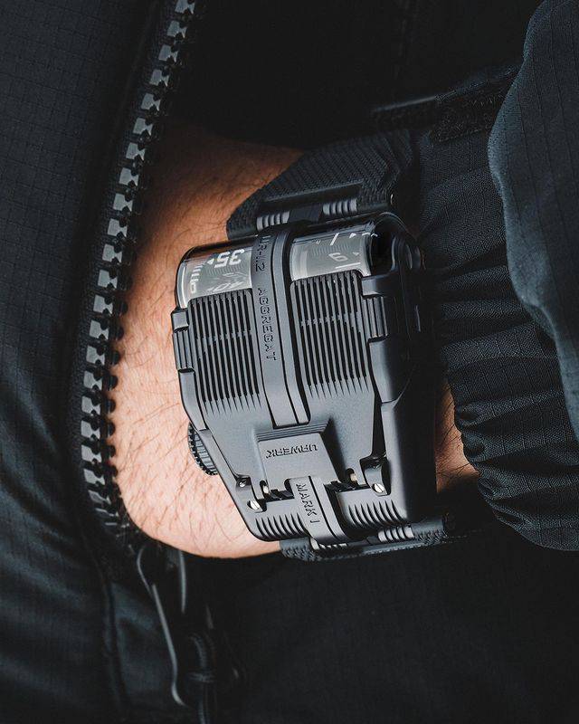 urwerk-ur-112-aggregat-‘back-to-black’-final-edition-–-25-pieces-in-dlc-titanium-and-steel-|-senatus