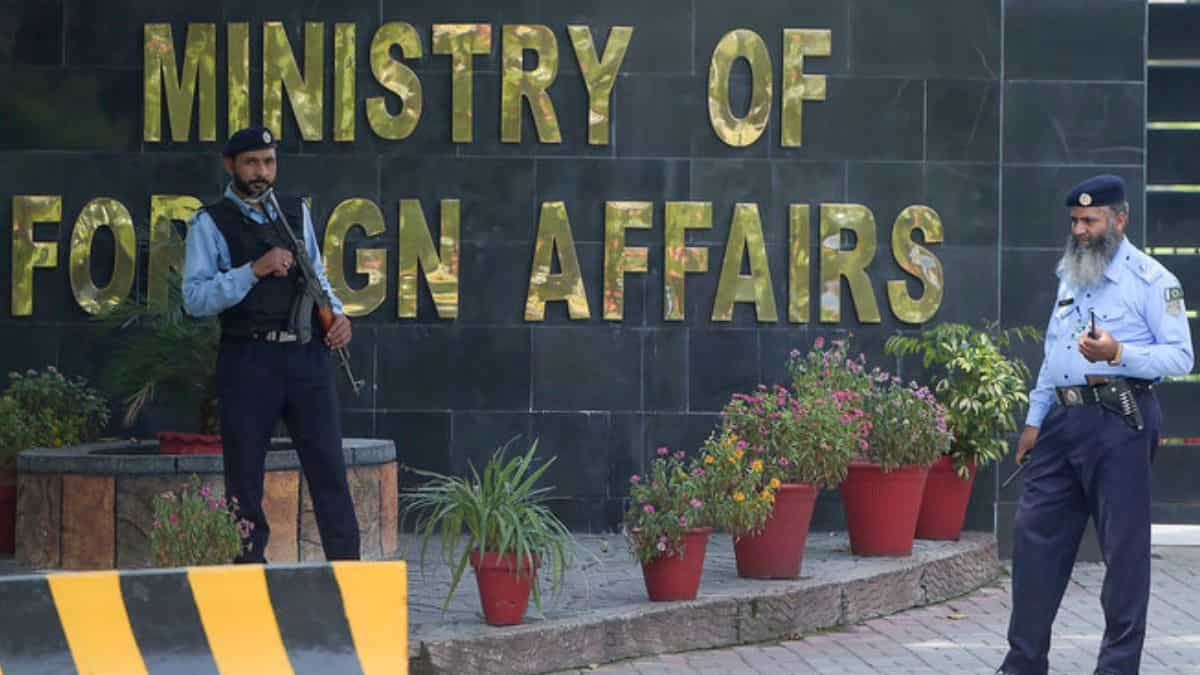 pakistan-summons-iranian-envoy-to-lodge-protest-over-cross-border-'terror'-incident