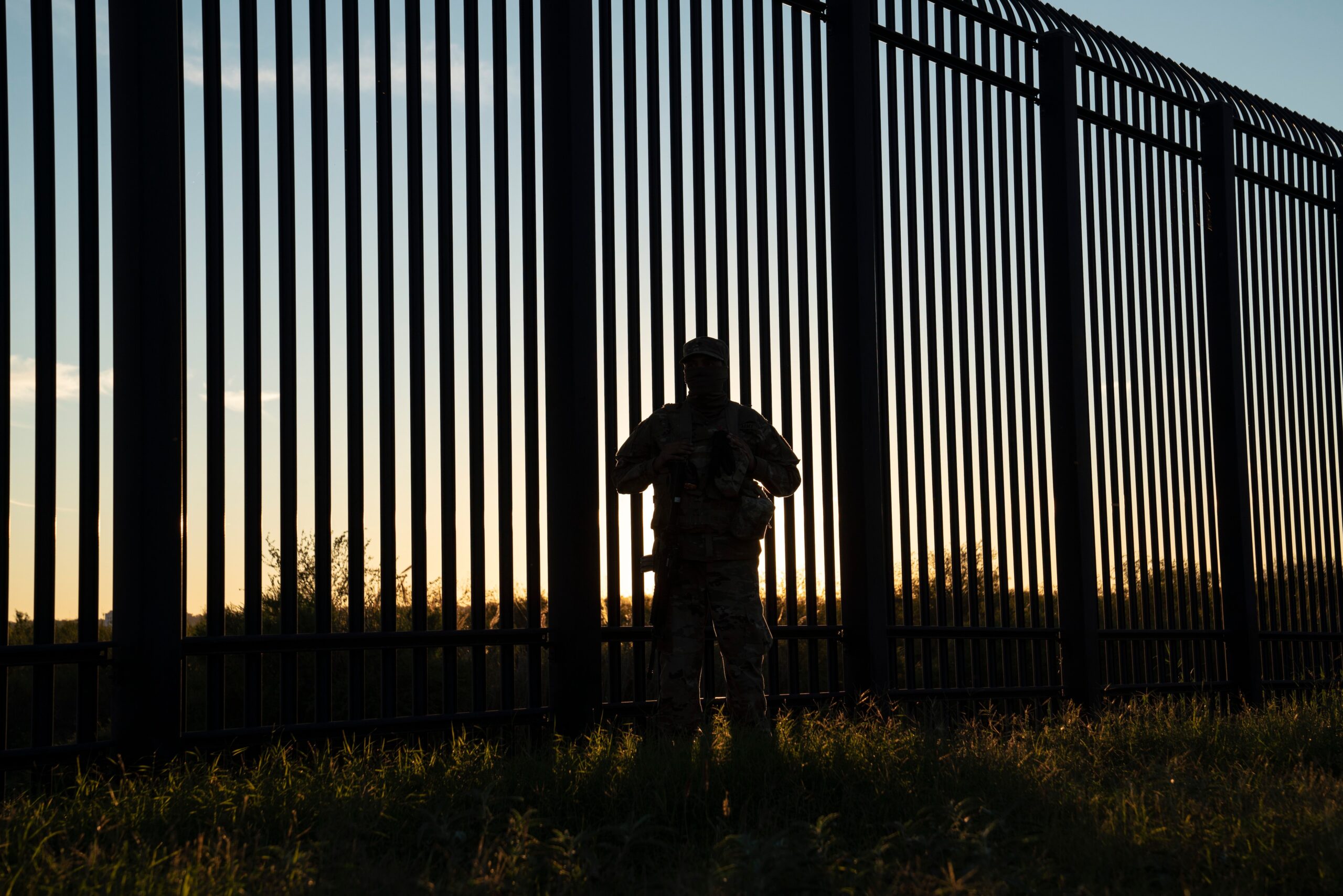 texas-national-guard-soldier-shoots-migrant-at-border