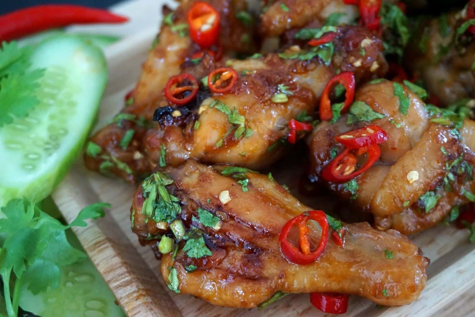 fiery-oven-baked-chicken-wings-with-garlic-and-chilli-sauce