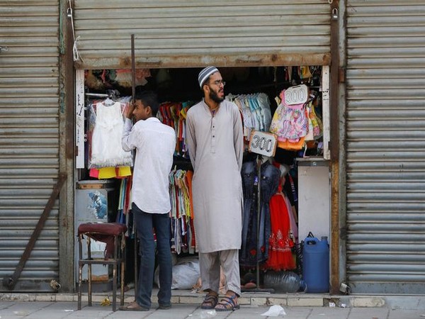 pakistan:-sindh-extends-coronavirus-restrictions-for-two-weeks-amid-cases-surge