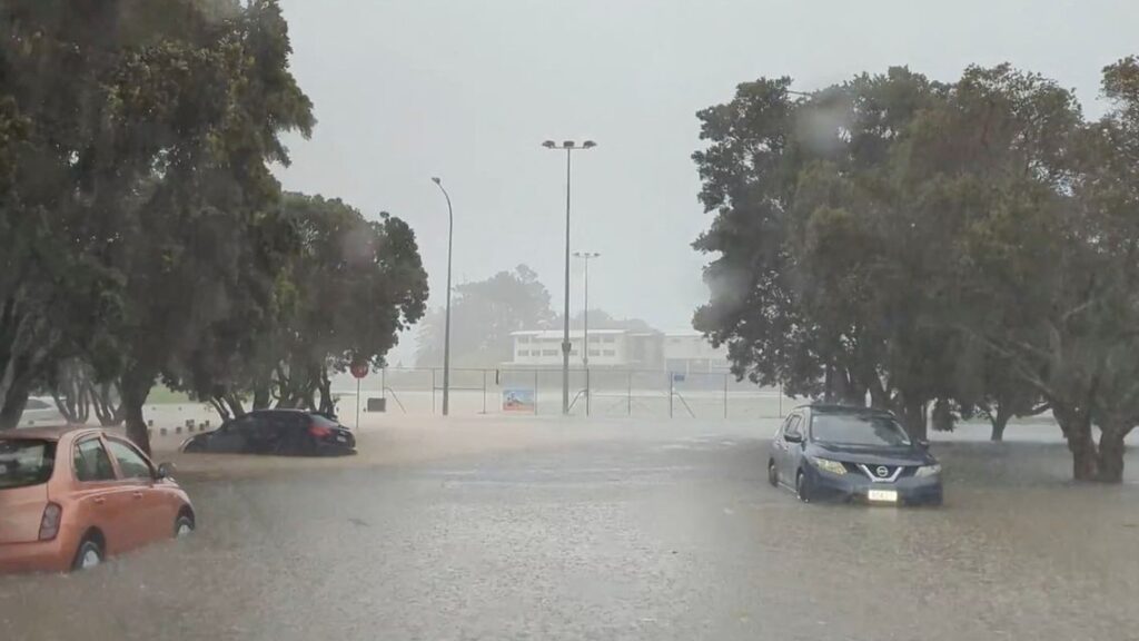 heavy-rain-in-new-zealand’s-biggest-city-leads-to-state-of-emergency