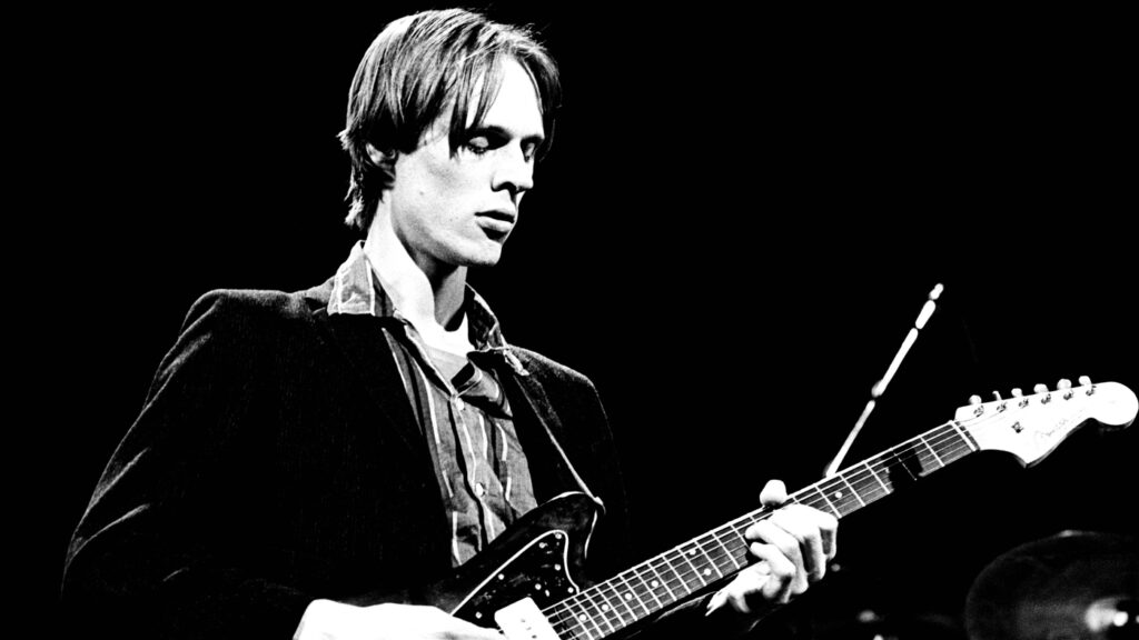 tom-verlaine,-guitarist-and-singer-of-influential-rock-band-television,-dies-at-73