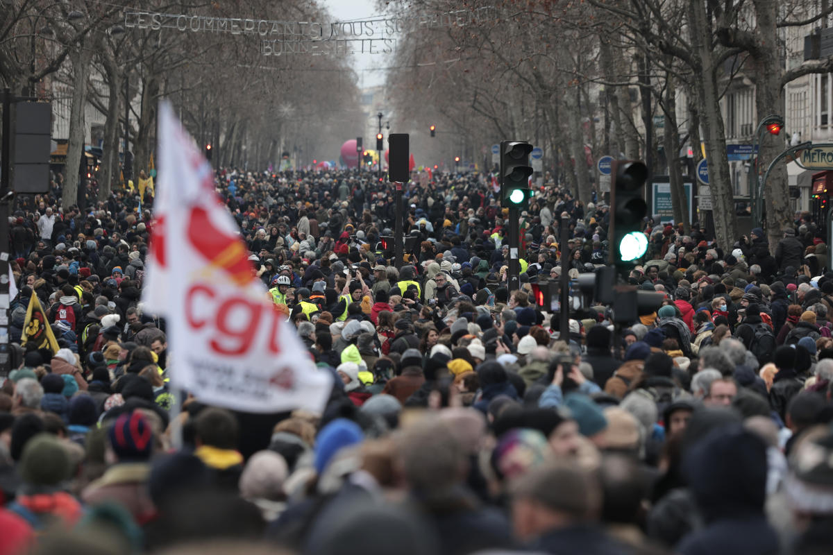 france-braces-for-major-transport-woes-from-pension-strikes