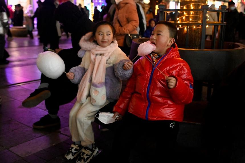 china's-sichuan-frees-unmarried-people-to-legally-have-children-–-asia-newsday