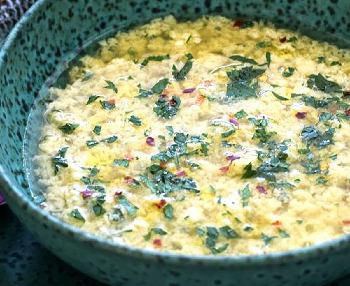 stracciatella-romana,-la-vera-ricetta-del-piatto-della-tradizione.-le-uova-le-farete-sempre-cosi,-altro-che-frittata