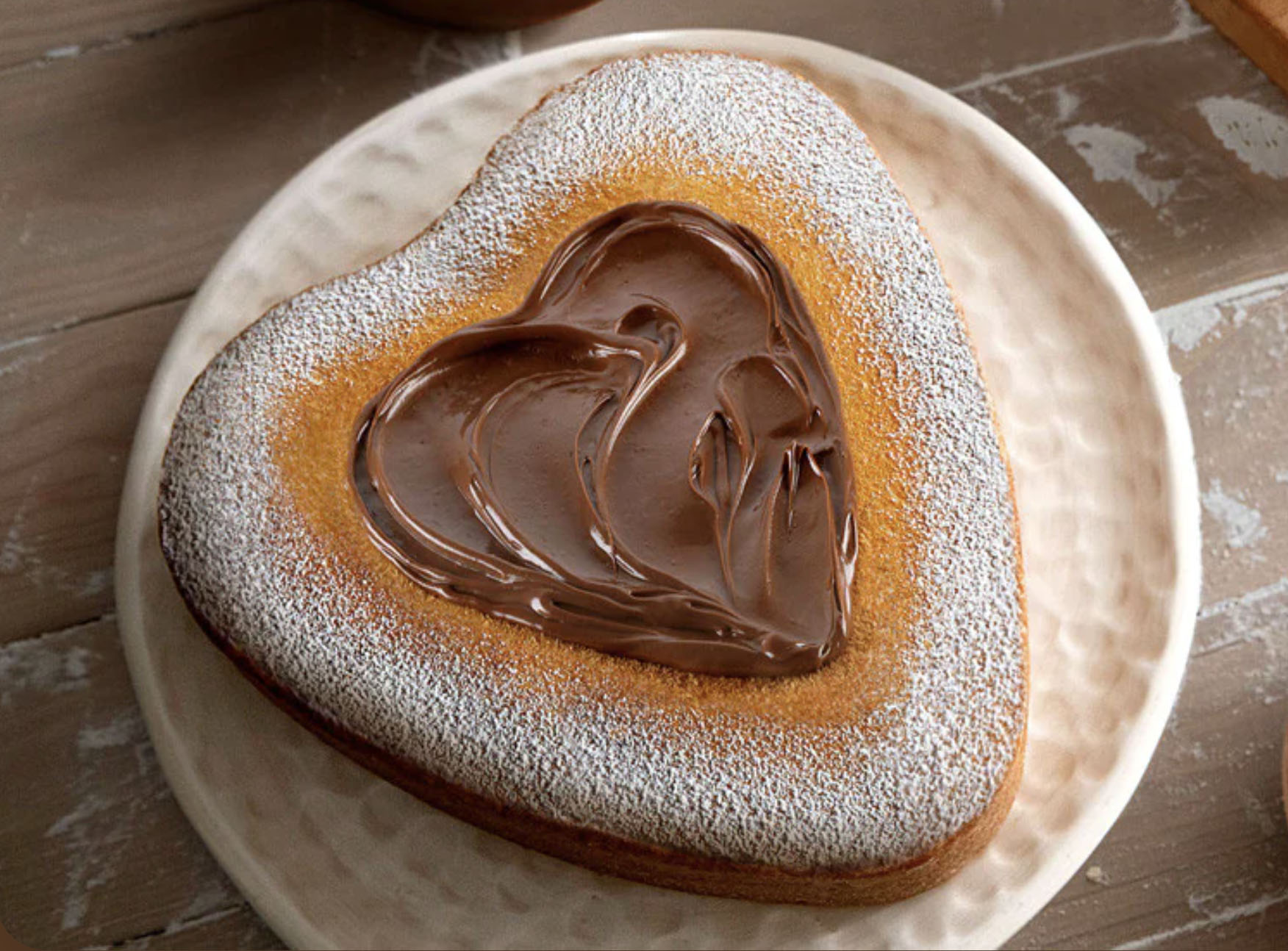 torta-a-cuore-ripiena-di-nutella,-golosa-come-non-mai.-perfetta-per-san-valentino