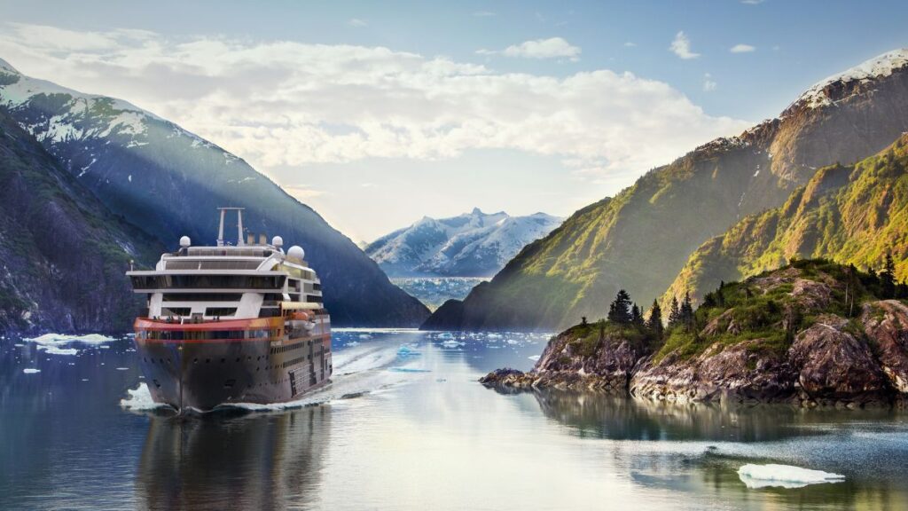 save-up-to-$7,400-on-these-2023/24-hurtigruten-expedition-cruises-–-signature-luxury-travel-&-style
