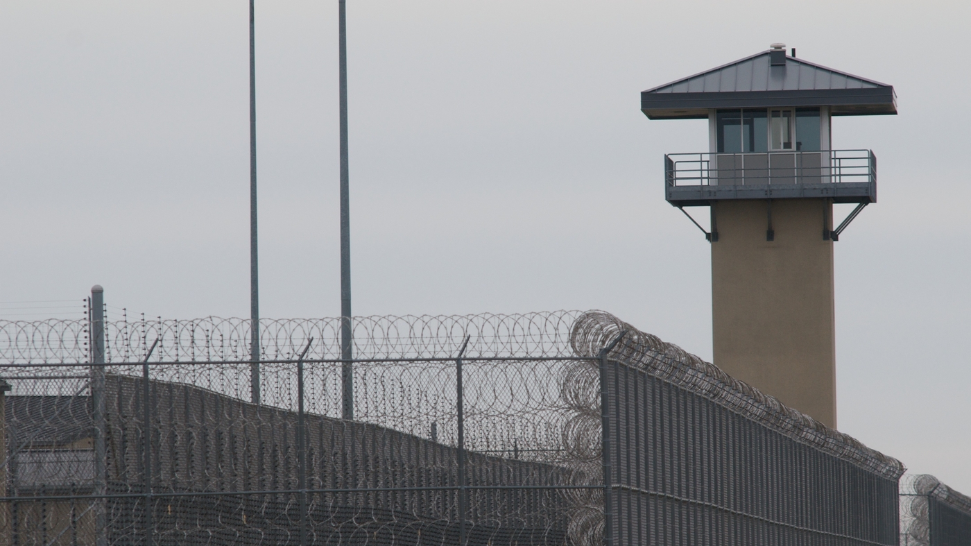 one-of-the-deadliest-federal-prison-units-is-closing