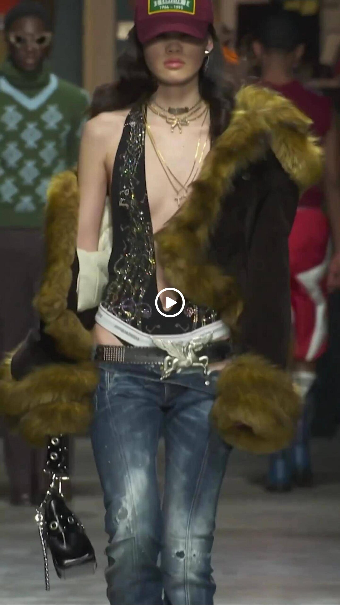 dsquared2-fall-winter-2023-24-–-reliving-teenage-stereotypes-|-senatus-tv