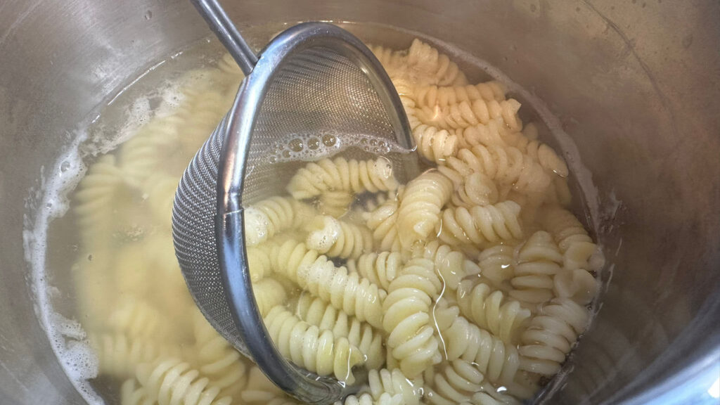 come-cucinare-la-pasta-alla-perfezione,-i-5-segreti-di-cannavacciuolo:-“cosa-metto-nell’acqua-di-cottura”