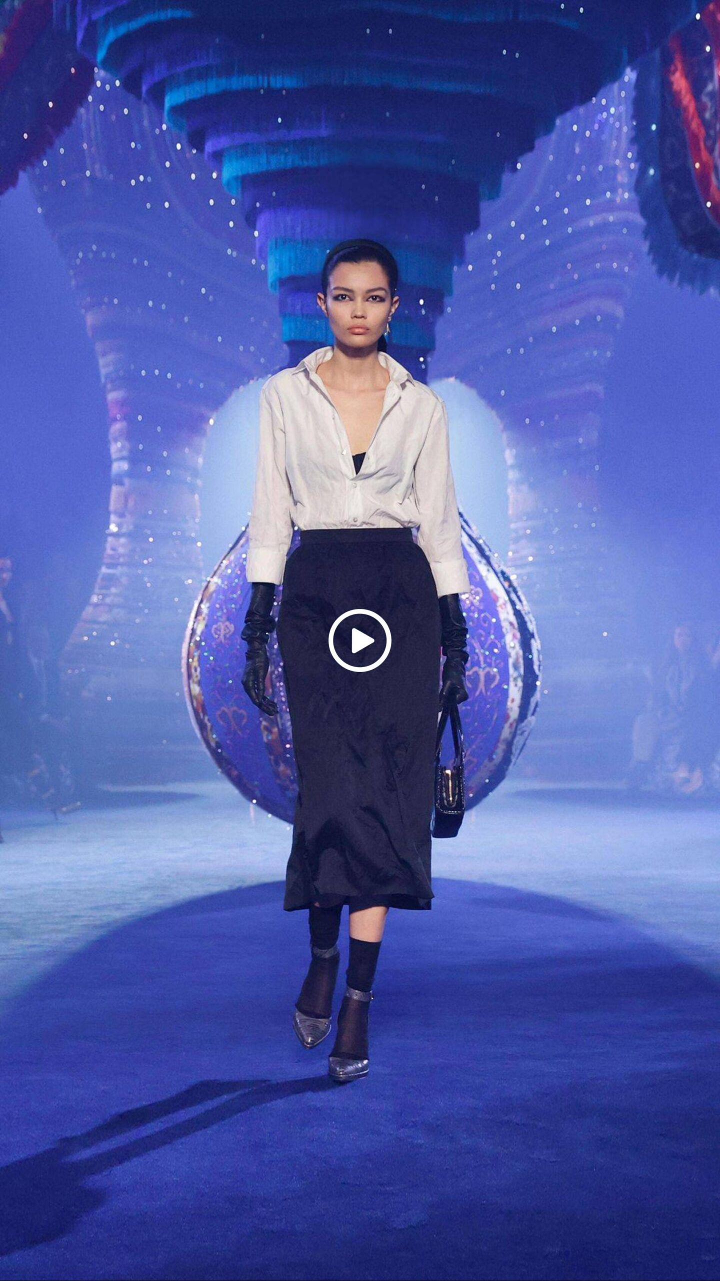 dior-fall-winter-2023-24-–-the-eternally-elegant-figure-of-the-parisienne-|-senatus-tv