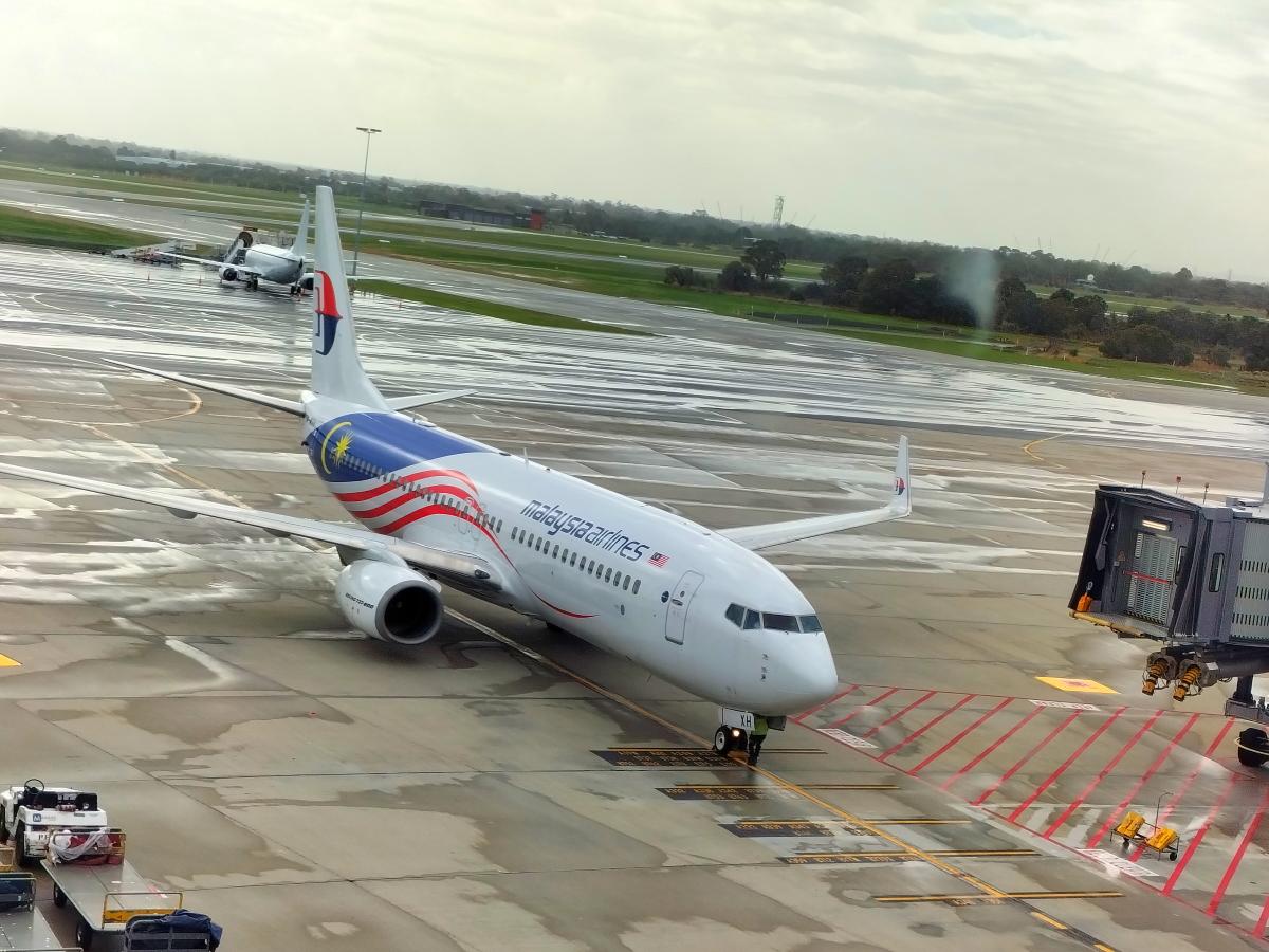 malaysia-airlines-flight-mh124-taking-off-from-perth-international-airport-bound-for-kuala-lumpur