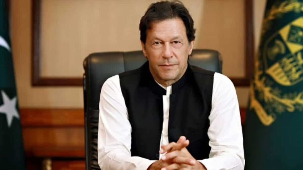 imran-khan-'most-popular-leader'-in-pakistan:-gallup-survey