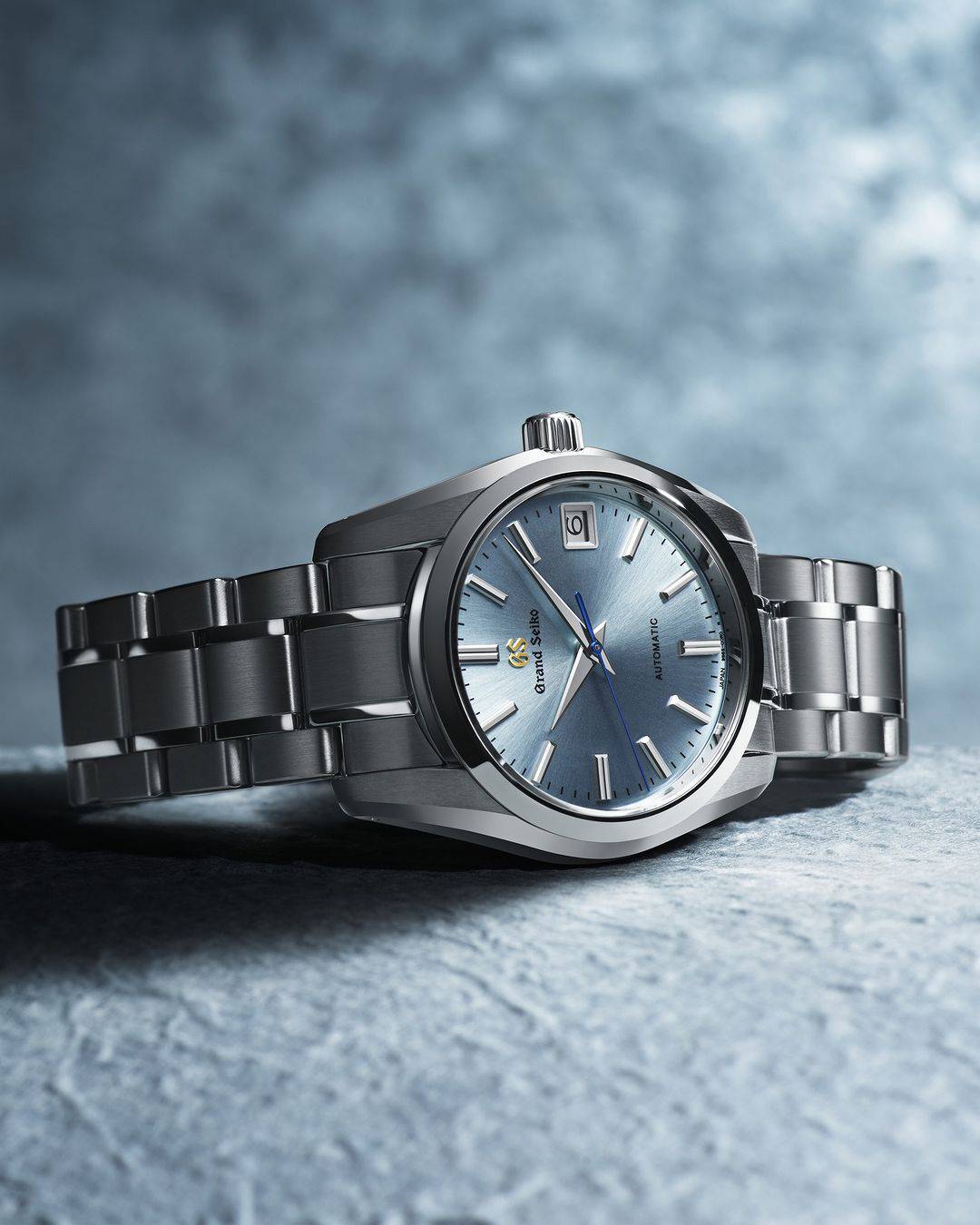 sky-blue-limited-edition-of-grand-seiko-sbgr325-celebrates-25th-anniversary-of-9s-series-|-senatus