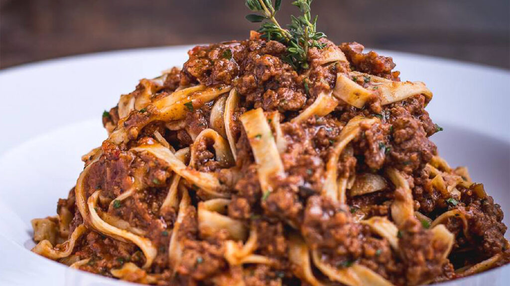 la-pasta-delle-palme,-la-ricetta-medievale-con-il-segreto-del-ragu-alla-teggianese,-piu-buono-di-qualsiasi-sugo