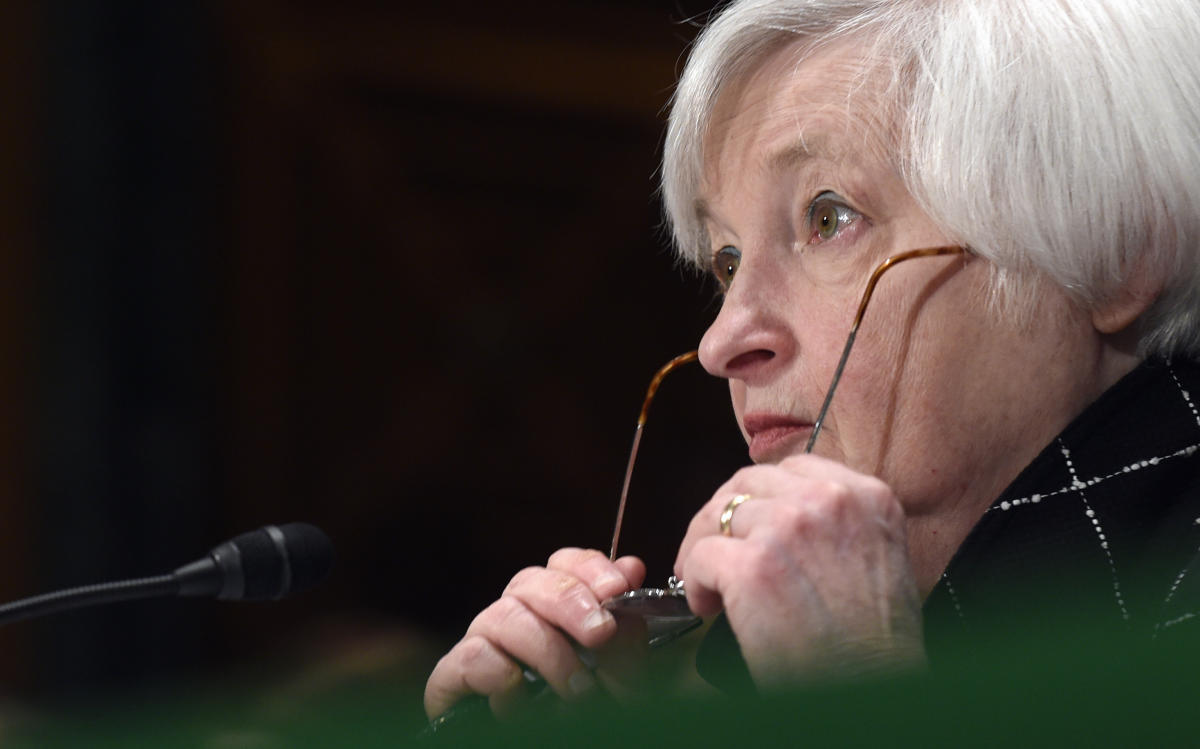 bank-failures-and-rescue-test-yellen's-decades-of-experience