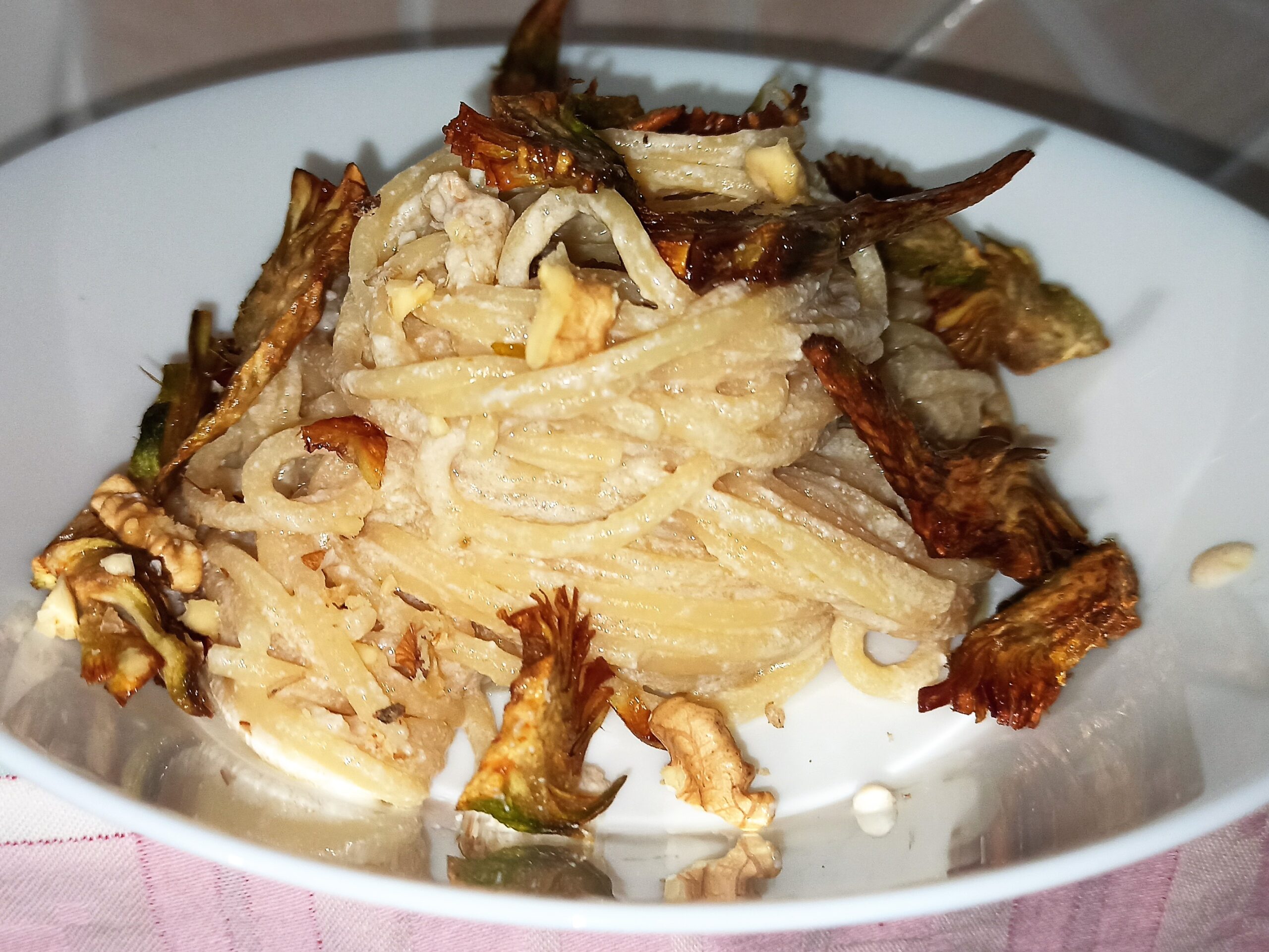 vermicelli-all’antica-napoli,-una-cremosita-con-la-colatura-di-alici-e-il-trucco-del-caramello-salato