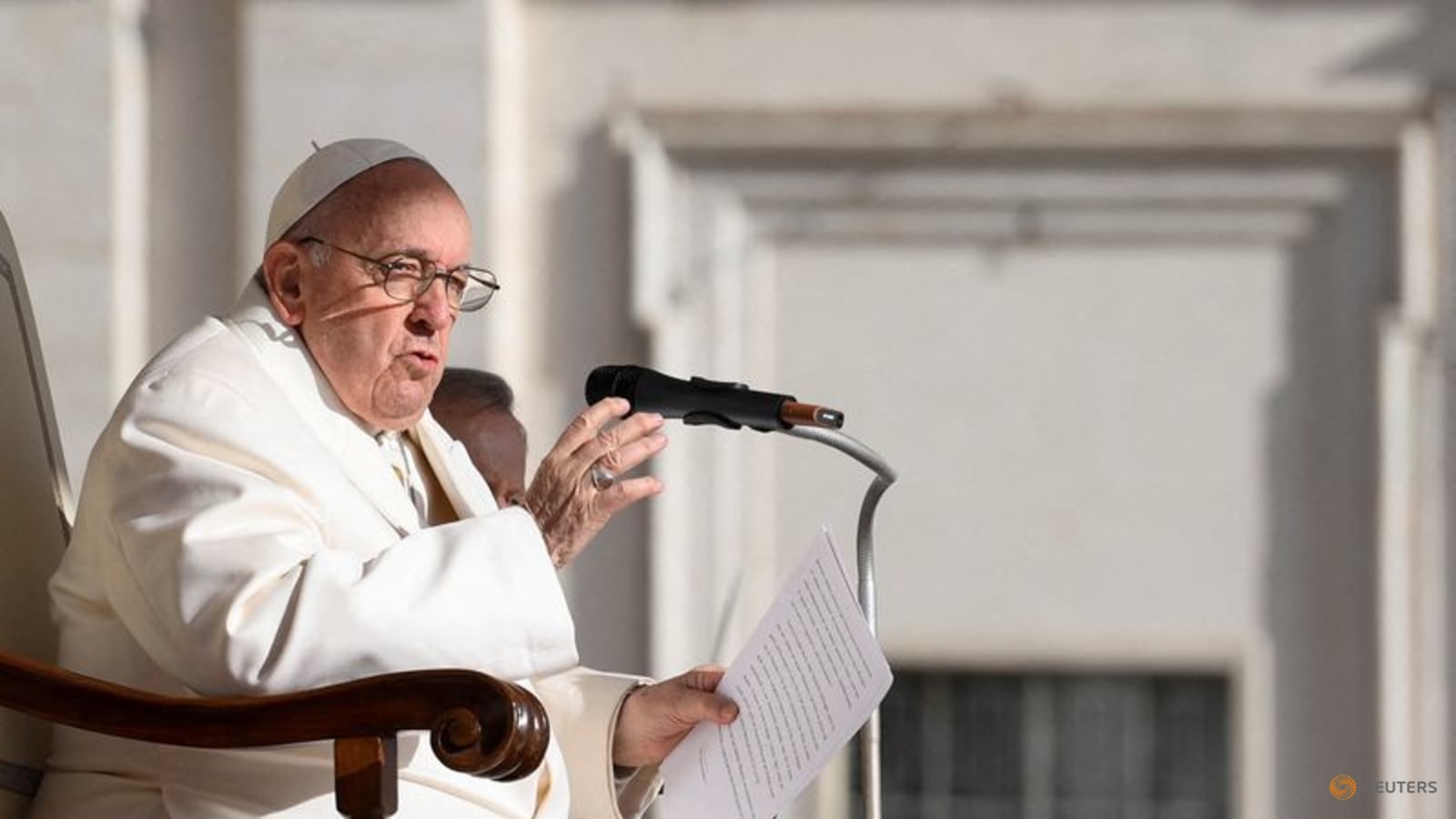 pope-francis-to-spend-'few-days'-in-hospital-due-to-respiratory-infection