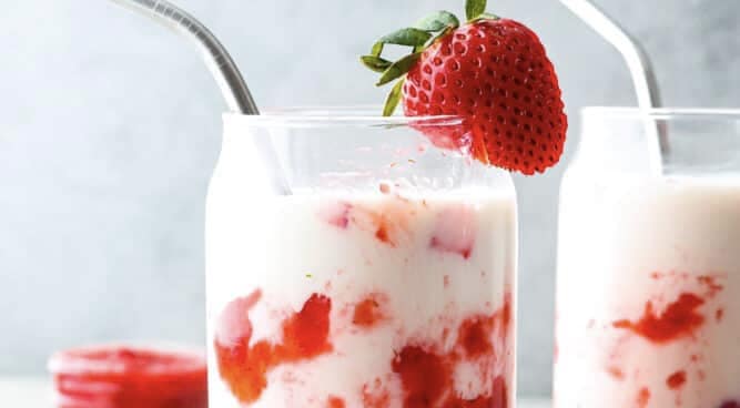 korean-strawberry-milk-recipe-–-the-recipe-critic