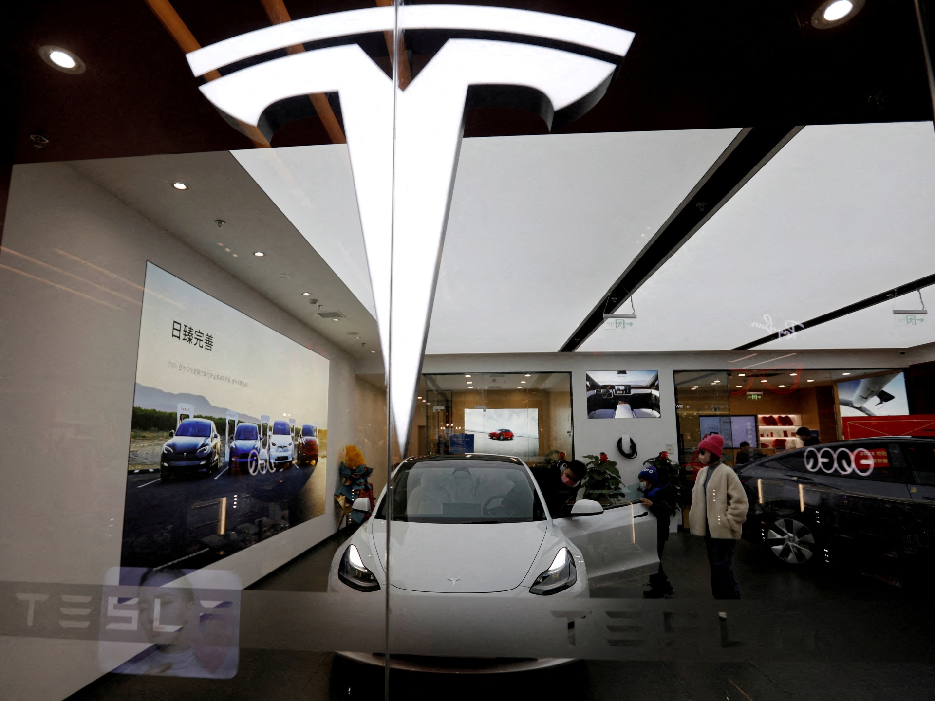 carmaker-tesla-ordered-to-pay-$3.2m-in-us-racial-bias-lawsuit